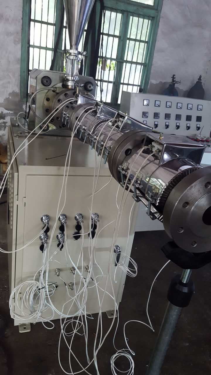四氟棒機控制柜出口到白俄羅斯(圖2)